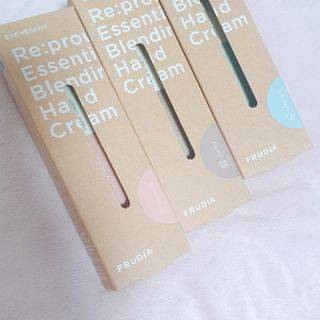[후르디아] 끈적임 없는 착한성분 비건  핸드크림 3종 — 5점을 준 리뷰어가 2022년 11월 올린 사용 사진