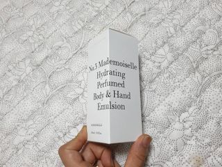 줄라이 모닝 _ JULY MORNING 줄라이모닝 하이드레이팅 퍼퓸드 바디앤핸드 에멀젼 — 4점을 준 리뷰어가 2021년 9월 올린 사용 사진