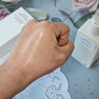 로우퀘스트 베리어 인핸싱 토너투에센스 200ml — 4.5점을 준 리뷰어가 2023년 11월 올린 사용 사진