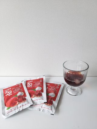 농업회사법인조은 유기농 석류 NFC 착즙주스 70ml 30포 — 5점을 준 리뷰어가 2021년 10월 올린 사용 사진