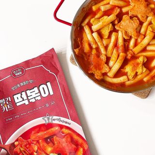빨간키트 떡볶이 밀키트 2~3인분 매운맛 국물 떡볶이 만들기 쉬운 황금 레시피 분말 소스로 간편한 요리 — 5점을 준 리뷰어가 2021년 8월 올린 사용 사진