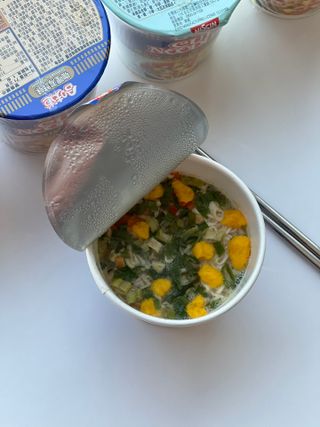 NISSIN 닛신 컵누들  4종 - 씨푸드오리지날, 씨푸드 스파이시, 씨푸드 커리, 씨푸드 XO소스 — 5점을 준 리뷰어가 2021년 12월 올린 사용 사진