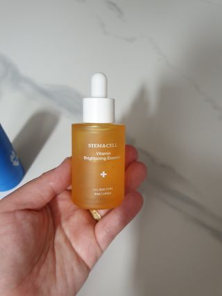 체르엠 스템앤셀 비타민 브라이트닝 에센스 30ml 1개 — 5점을 준 리뷰어가 2022년 4월 올린 사용 사진