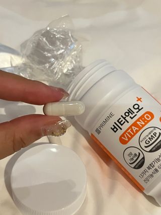 프리마인 성큼다가온 봄, 이너뷰티를 챙겨야 피부도 화사하게, 컨디션도 활기차게. 흡수율을 높인 고효율 비타민. — 5점을 준 리뷰어가 2022년 9월 올린 사용 사진
