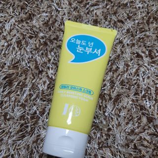 IO 아이오 오늘도 넌 눈부셔 - 데일리 스크럽 클렌징폼 — 5점을 준 리뷰어가 2021년 3월 올린 사용 사진