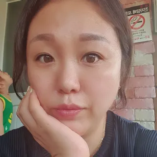 체르엠 스템앤셀 비타민 브라이트닝 에센스 30ml 1개 — 5점을 준 리뷰어가 2021년 10월 올린 사용 사진