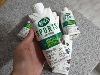 셀렉스스포츠 셀렉스 스포츠 웨이 프로틴 초콜릿 _ 330ml x 12팩 — 5점을 준 리뷰어가 2021년 3월 올린 사용 사진