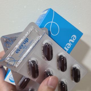 [몸엔용] 에버업 멀티비타민&미네랄, 눈건강 루테인 혈행건강 오메가3, 면역 프로바이오틱스 3종 택1 — 4점을 준 리뷰어가 2022년 4월 올린 사용 사진