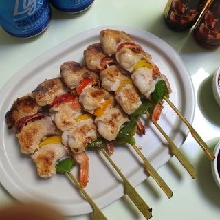 [다물꼬치] 삼겹새우롤꼬치 5개입 350g  + 데리야끼소스 120g + 매운고추소스 120g — 5점을 준 리뷰어가 2021년 12월 올린 사용 사진