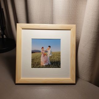 니은기억 휴대폰 속 인생샷을 담는 인생샷 액자 이태리 수입산 원목 프레임 — 5점을 준 리뷰어가 2021년 6월 올린 사용 사진