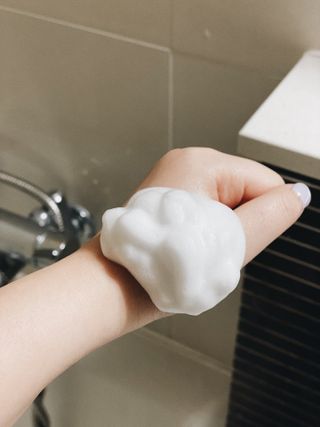 [바이로담] 저자극 약산성버블 폼 폼클렌징 150ml — 5점을 준 리뷰어가 2021년 3월 올린 사용 사진