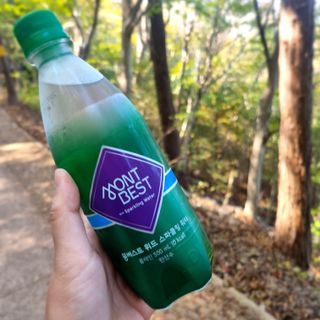 몽베스트 Montbest with Sparkling water Plain 20병 — 5점을 준 리뷰어가 2022년 10월 올린 사용 사진