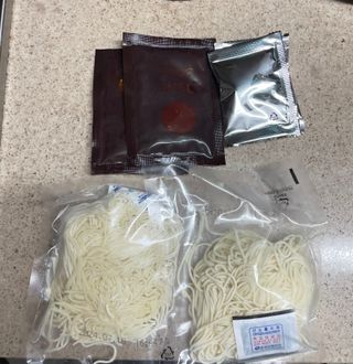 [한면원] 비빔국수 2인분 — 5점을 준 리뷰어가 2022년 7월 올린 사용 사진