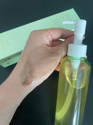 스킨큐어 산다화 순한 클렌징 동백 오일 200ml — 5점을 준 리뷰어가 2023년 12월 올린 사용 사진