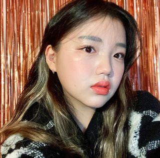 [블랙루즈] 로즈 벨벳 립스틱 택1+랜덤1 — 5점을 준 리뷰어가 2020년 12월 올린 사용 사진