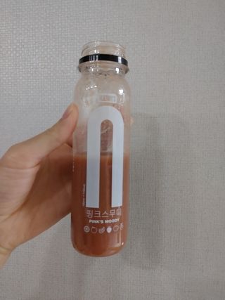 BLENDY'S 핑크 스무디+블론디 스무디 — 5점을 준 리뷰어가 2021년 10월 올린 사용 사진