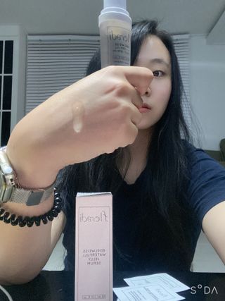 플레라디 에델바이스 워터풀 젤리 세럼 — 4점을 준 리뷰어가 2021년 6월 올린 사용 사진
