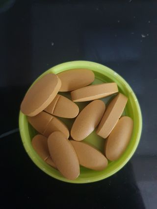 Swisse 스위스 고함량 밀크씨슬 35,000mg 60정 — 4점을 준 리뷰어가 2021년 11월 올린 사용 사진