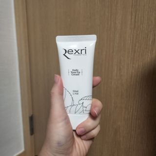 렉스리 데일리 톤업 크림 Rexri Daily Tone Up Cream — 5점을 준 리뷰어가 2022년 8월 올린 사용 사진