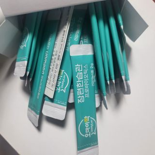 [유산균] 오마이락 장편한습관 프로바이오틱스 30P — 5점을 준 리뷰어가 2022년 12월 올린 사용 사진
