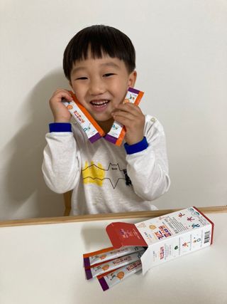 베거스코리아 [콜리케어] 키즈 홍삼콜리 딸기맛 14포 — 5점을 준 리뷰어가 2021년 5월 올린 사용 사진