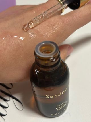 스킨큐어 산다화 비타민c 화이트닝 에센스 30ml — 5점을 준 리뷰어가 2023년 12월 올린 사용 사진