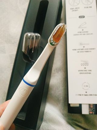 트로마츠 심플 미세전류 칫솔 — 4점을 준 리뷰어가 2022년 5월 올린 사용 사진