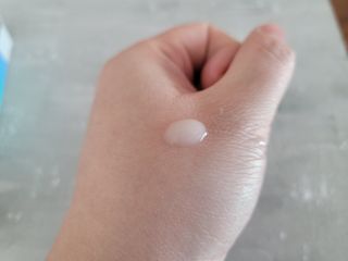 리더스코스메틱 리더스 카밍 바이오틱스 에센스 워터 — 5점을 준 리뷰어가 2022년 2월 올린 사용 사진