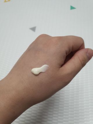 mom e 맘이 내추럴 베이비 케어 크림+바디오일 — 4점을 준 리뷰어가 2021년 1월 올린 사용 사진