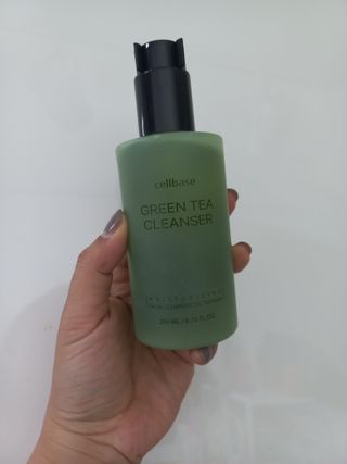 프리마인 메이크업과 들뜨는 각질까지 한방에 깐달걀로! 순하기까지한 셀베이스 그린티클렌저(200ml) — 4점을 준 리뷰어가 2023년 5월 올린 사용 사진