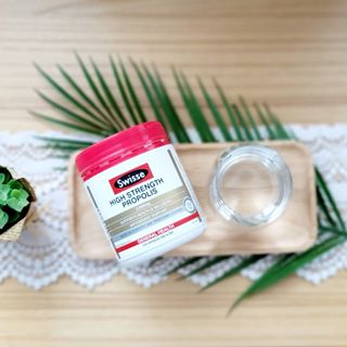 Swisse 스위스 고함량 프로폴리스 2,000mg 210정 — 5점을 준 리뷰어가 2021년 5월 올린 사용 사진