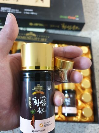 서울약사신협_프리미엄황삼골드_3.75g x 12환+75mgx12병 — 5점을 준 리뷰어가 2021년 2월 올린 사용 사진