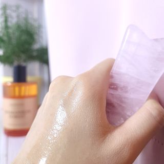 아소윤 건조하고 지친 피부에 힐링을 기분좋은 향기 스파맨션 바디오일 마사지오일 5종 중 1개 랜덤발송-2 — 5점을 준 리뷰어가 2021년 10월 올린 사용 사진