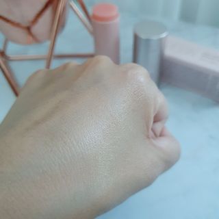 바르는뷰티 데생멀티밤 식물유래성분 97 저분자콜라겐 피부수분 미백 주름개선 멀티밤스틱 — 5점을 준 리뷰어가 2021년 11월 올린 사용 사진