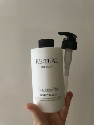 레츄얼 더 센트 바디워시 시크릿 파라다이스(500ml) — 4.5점을 준 리뷰어가 2022년 6월 올린 사용 사진