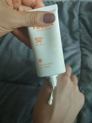 [후르디아] 혼합자차 선 에센스+톤업 선크림 2종 — 4점을 준 리뷰어가 2021년 5월 올린 사용 사진