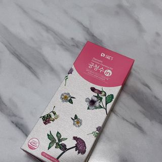 래디 한방 여성청결제 궁청수인 10개입 — 5점을 준 리뷰어가 2022년 5월 올린 사용 사진