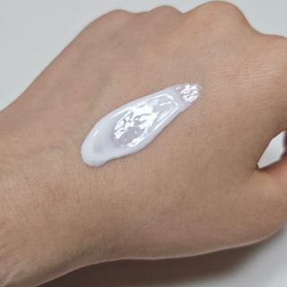 [스킨1004] 마다가스카르 센텔라 히알루-시카 워터핏 선세럼 50ml — 5점을 준 리뷰어가 2024년 5월 올린 사용 사진