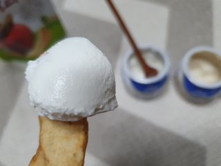 매일바이오 그릭요거트 오리지널 플레인 4개, 로스터리 커피믹스 4개 — 5점을 준 리뷰어가 2021년 12월 올린 사용 사진