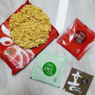 [풀무원] 자연은맛있다 정면, 백면, 홍면  세트 — 5점을 준 리뷰어가 2021년 4월 올린 사용 사진