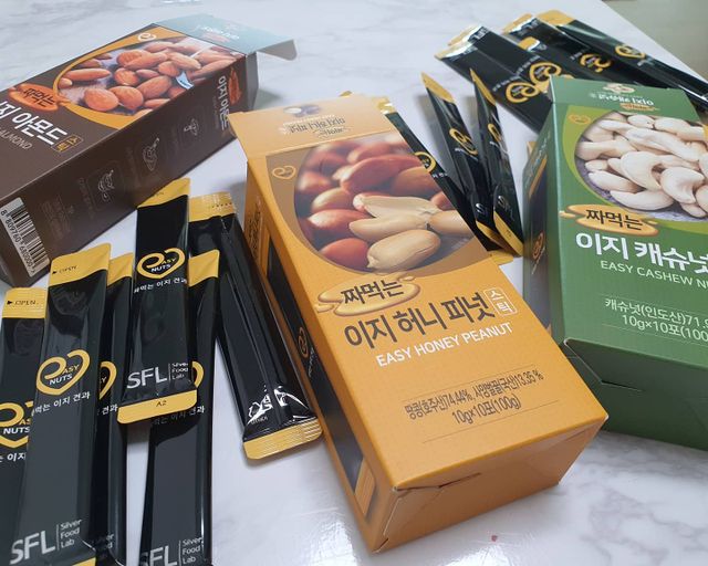 짜먹는 이지아몬드, 짜먹는 이지허니피넛, 짜먹는 이지캐슈넛 각 10g X  10포 리뷰 사진