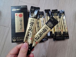 [광동제약] 광동 광옥고 홍삼 본 30포+쇼핑백 증정 — 5점을 준 리뷰어가 2021년 12월 올린 사용 사진