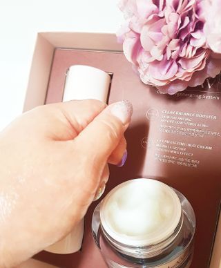 프리마인 바르기만 하면 철벽 스킨케어+24시간 마스크팩 효과. 셀라브 리제너레이팅 시스템 부스터+크림 세트 — 5점을 준 리뷰어가 2023년 5월 올린 사용 사진