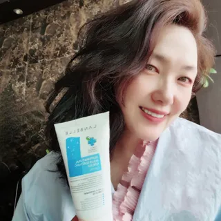 랑벨 수퍼내츄럴 아쿠아 수딩 크림 100ml — 5점을 준 리뷰어가 2022년 5월 올린 사용 사진