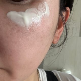 프리마인 선크림만 바꿨을 뿐인데 매일 물 2L챙겨먹고 기초케어 완벽하게 한 물빛피부 완성,셀라브UV프로텍터 — 5점을 준 리뷰어가 2023년 6월 올린 사용 사진