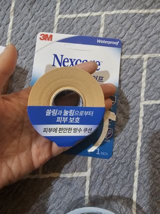 3M 넥스케어 물집방지쿠션테이프 1매 + 물집방지패드 10매 — 5점을 준 리뷰어가 2024년 3월 올린 사용 사진