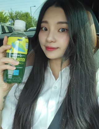 더그레잇티 콤부차 [매일유업] 더그레잇티 44kcal 콤부차 300ml *12개입 (오리지널 6개+베리리치 6개) — 4.5점을 준 리뷰어가 2023년 7월 올린 사용 사진