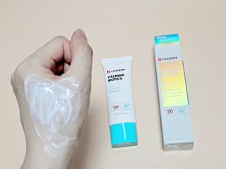 리더스코스메틱 리더스 카밍 바이오틱스 선 에센스 SPF 50+ PA++++ — 5점을 준 리뷰어가 2022년 8월 올린 사용 사진