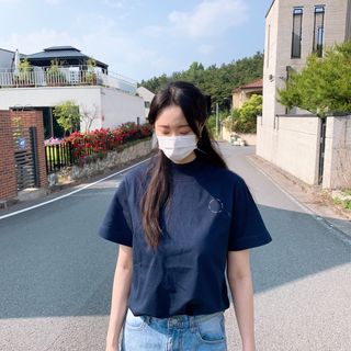 로서울 High Neck T-Shirt Navy, Gray — 5점을 준 리뷰어가 2021년 5월 올린 사용 사진