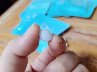 입 냄새 완화에 도움을 주는 에티켓 캔디 앳캔디 스트롱민트 — 5점을 준 리뷰어가 2021년 1월 올린 사용 사진